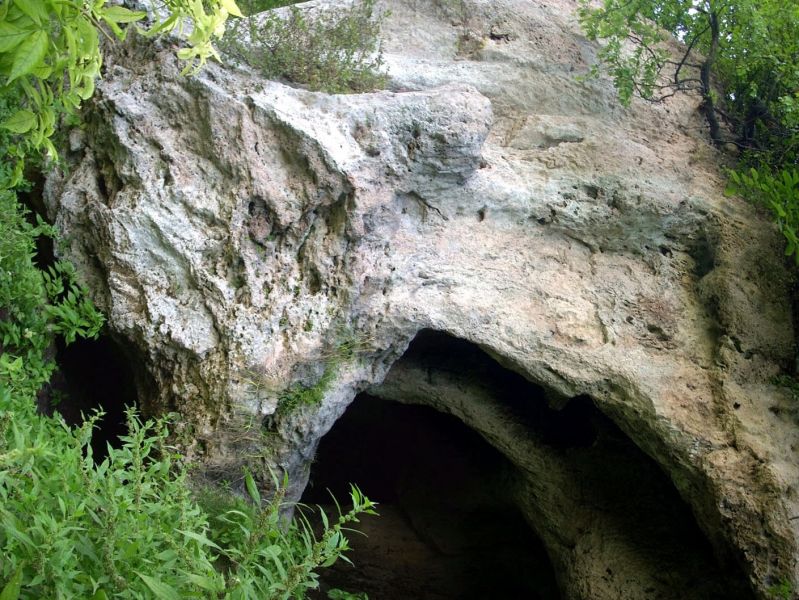 Печерний храм, Стінка