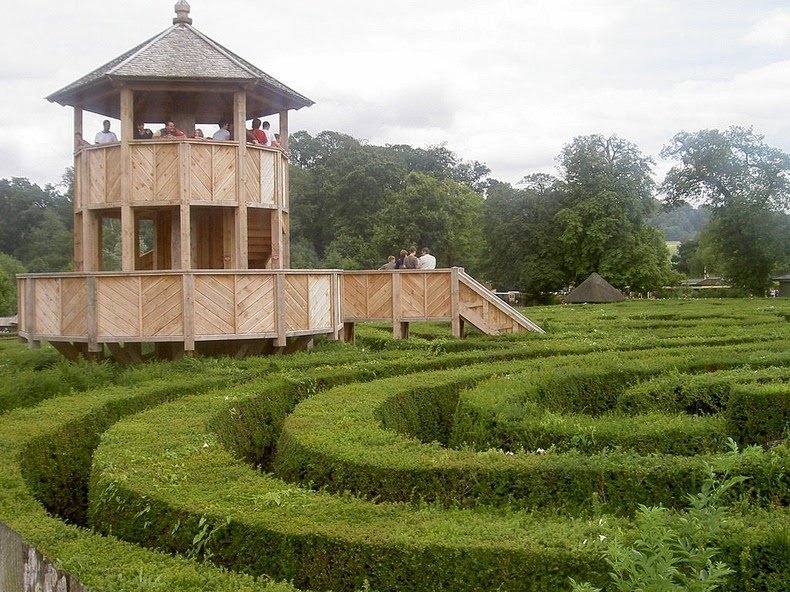 Longleat Hedge Maze - the world's longest labyrinth