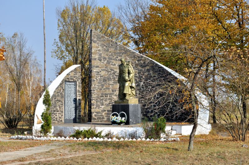 Monument to soldiers-villagers, Little Lubasha