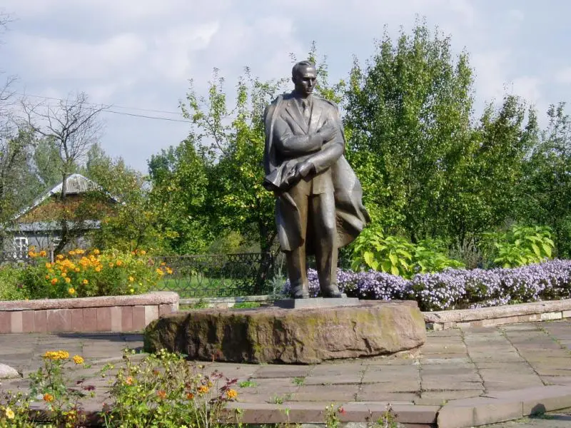 Историко-мемориальный музей Степана Бандеры, Старый Угринов