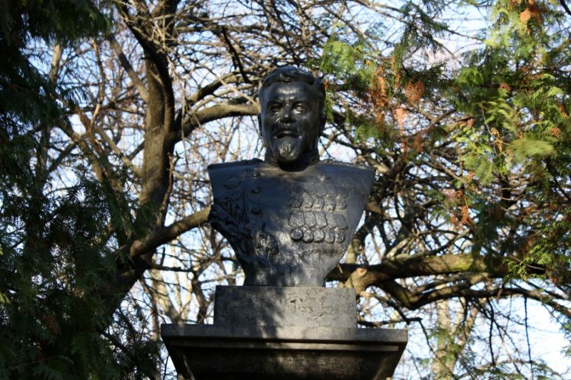 Monument to Zashein, Kharkiv