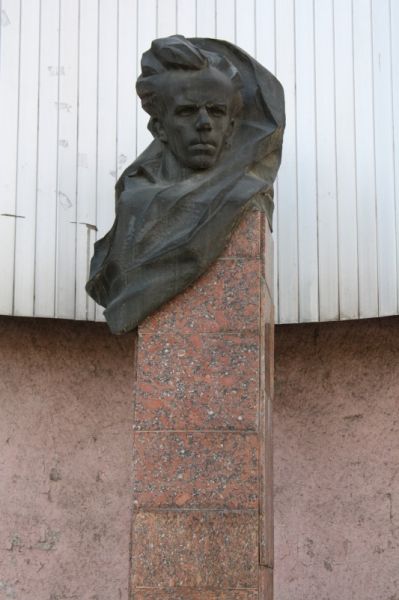 Ostrovsky's bust, Kharkov