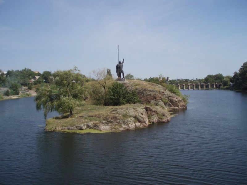 Памятник Росичу