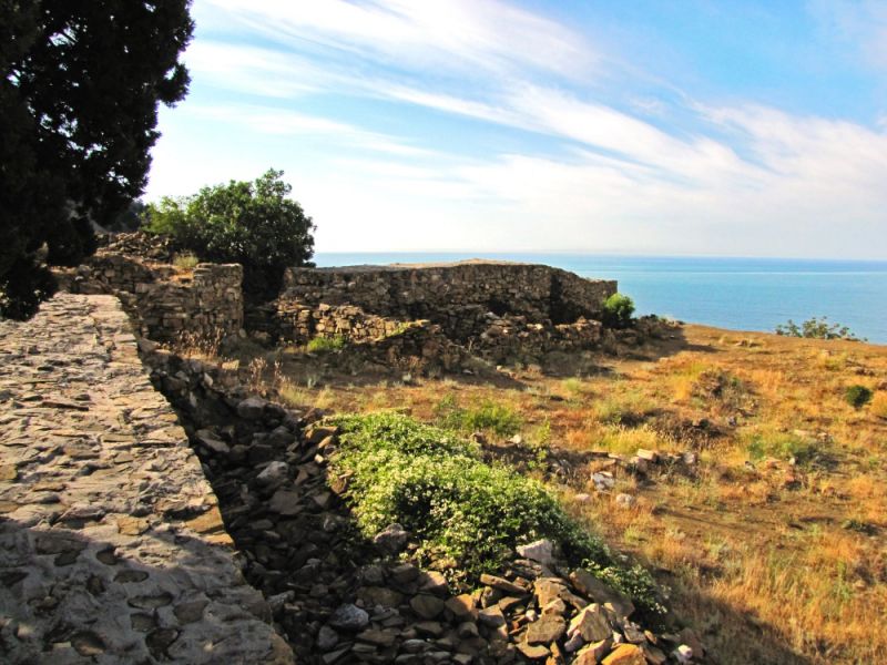  The ruins of the ancient fortress, Veseloye 