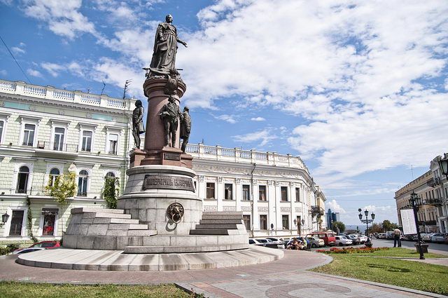 Памятник Екатерине Великой и ее сподвижникам