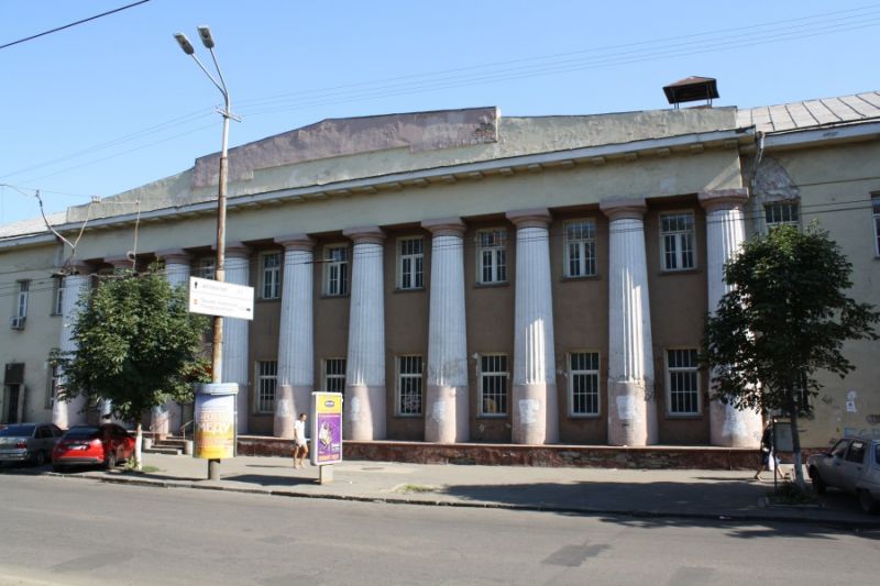 The building of the former silk-cloth factory
