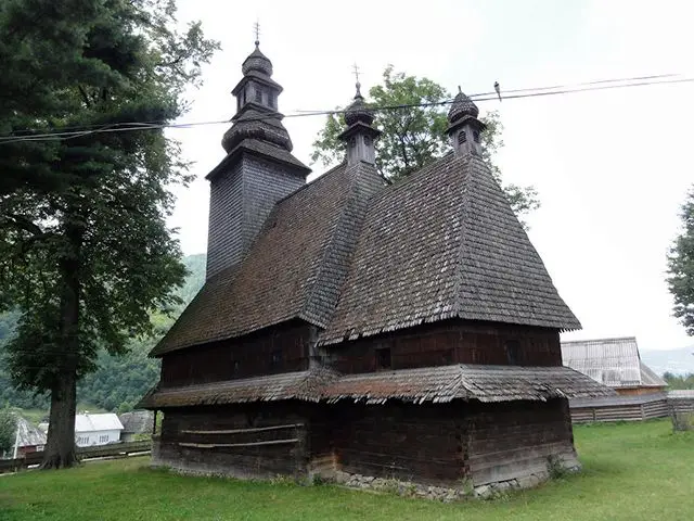 Святодуховская церковь, Колочава