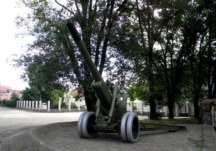 Памятник-пушка А-19, Запорожье
