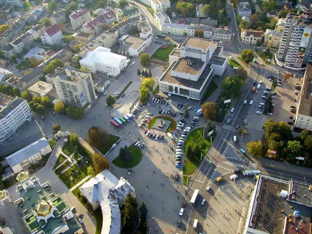 Театральная площадь, Луцк