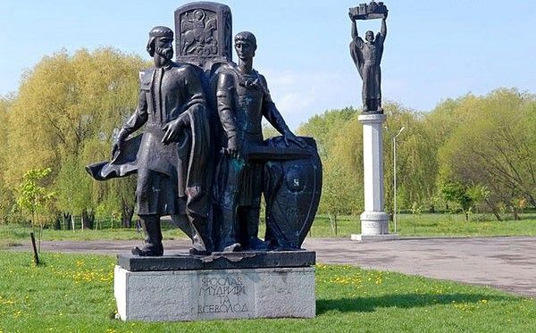 Памятники древнерусским князьям, Владимир-Волынский