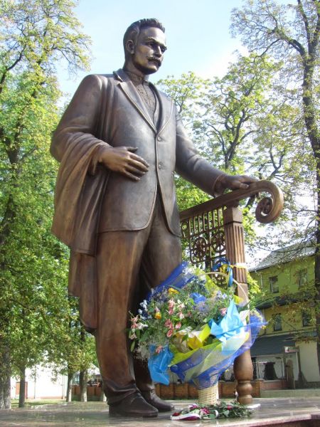 Monument to Franco, Kolomyia