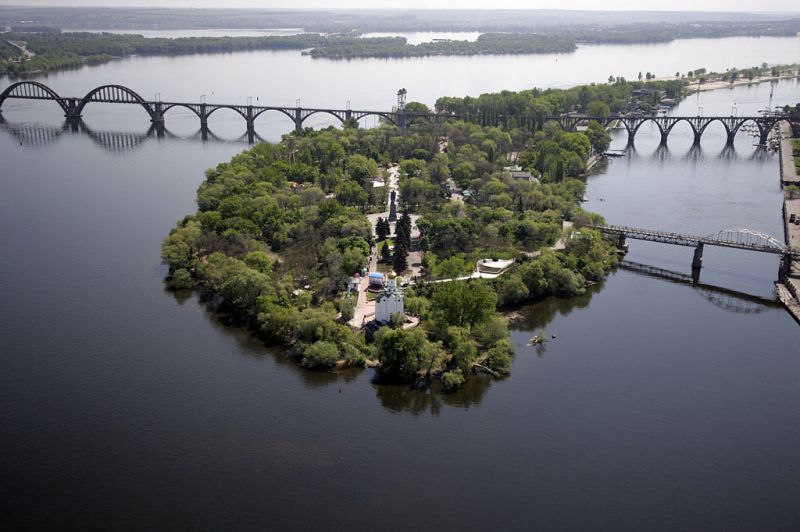 Монастирський (Комсомольський) острів