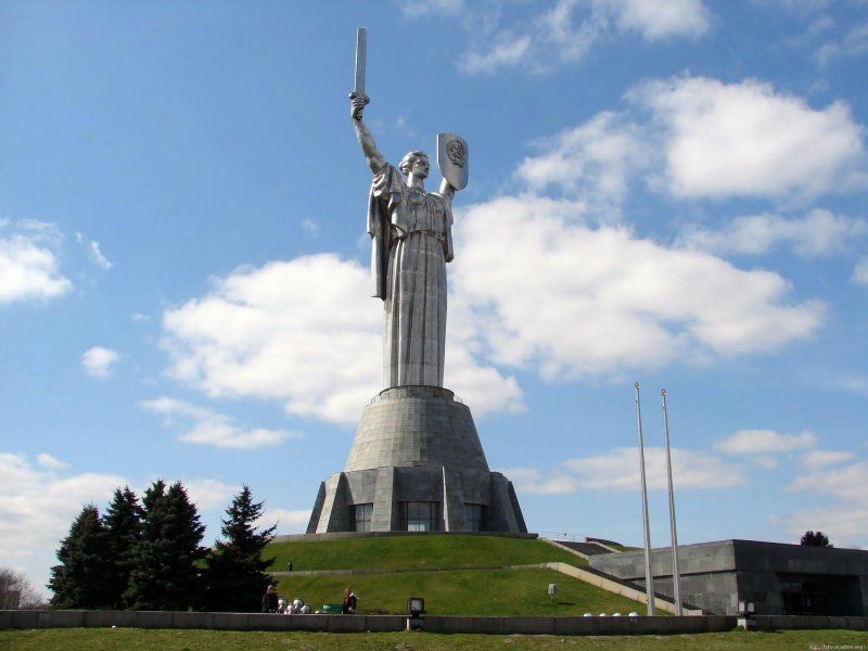 Монумент-скульптура Родина-мать, Киев
