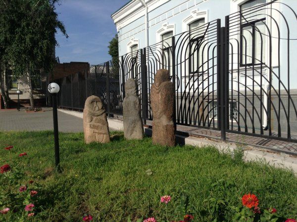  Scythian statues near the museum of local lore 
