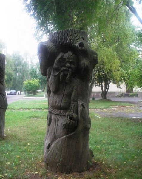  Комплекс скульптур 12 місяців, Городище 