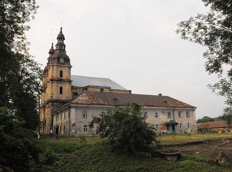 Монастырь бернардинцев, Гвоздец