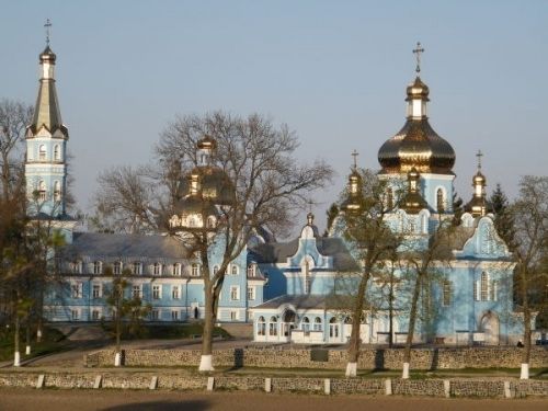 Николаевский монастырь, Городок