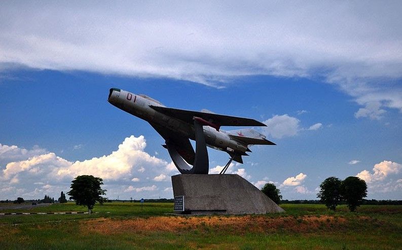 Памятник 17-й воздушной армии