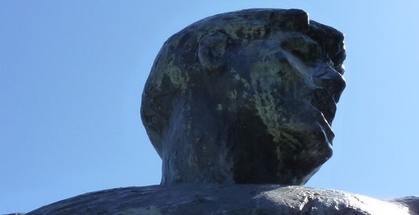  Monument to fishermen, Berdyansk 