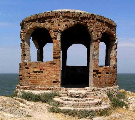 Arbor Rotunda on the Arabat Gulf