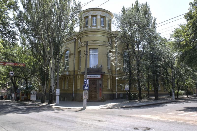  The former St. Petersburg Commercial Bank 