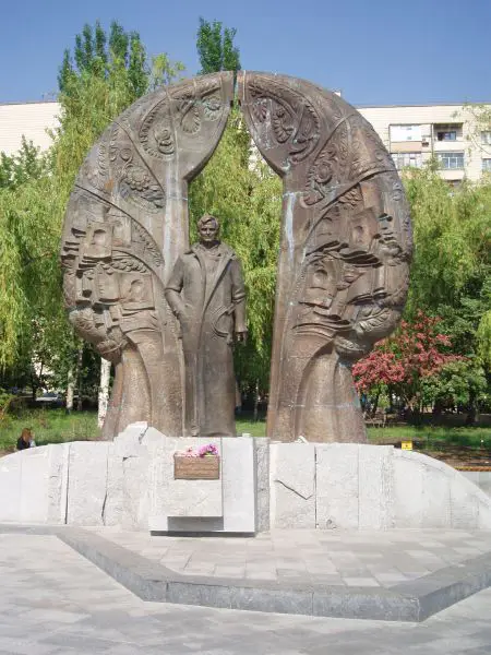 Памятник Георгию Гонгадзе