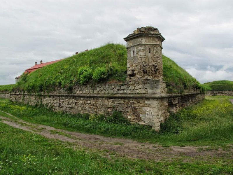  Zolochiv Castle, Zolochiv 