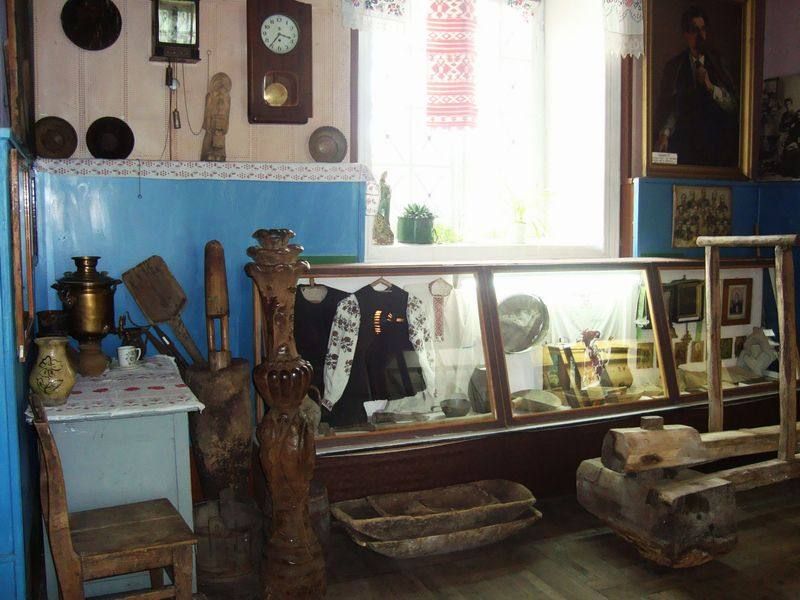  Koropsky Regional Historical and Archaeological Museum 