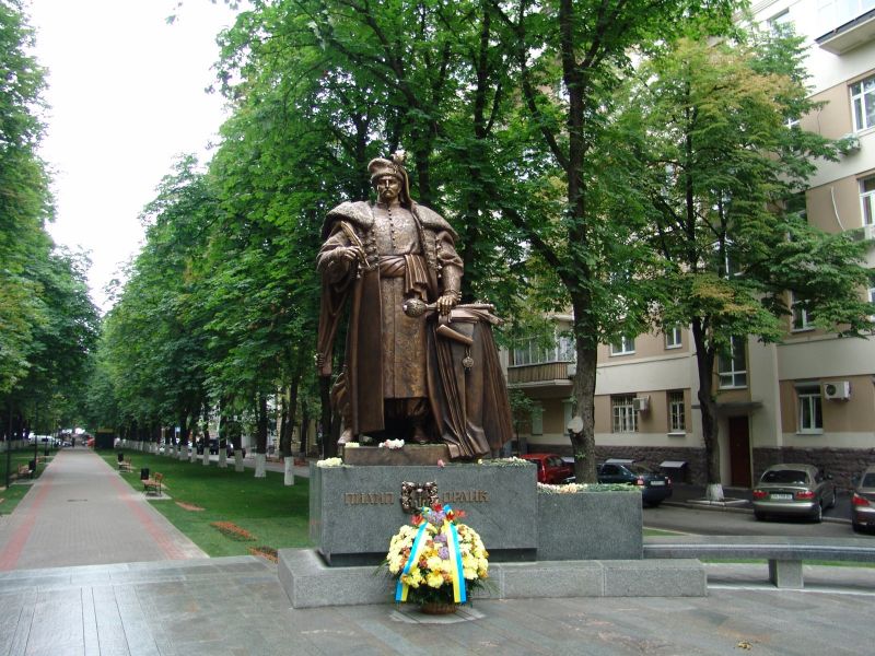 Памятник Пилипу Орлику, Киев