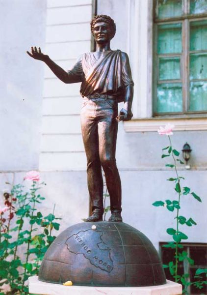 Памятник Джинсовому Дюку