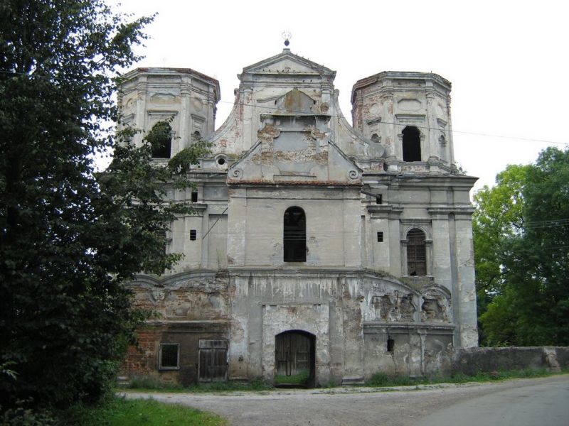 Успенський костел, Угнів