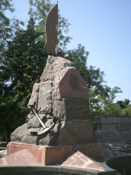 Monument to Lieutenant Schmidt