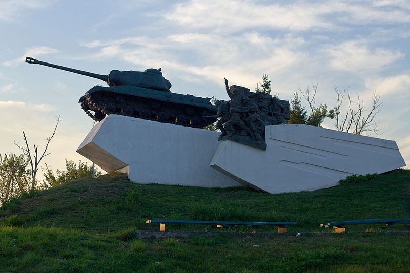 Монумент героям танкової битви, Дубно