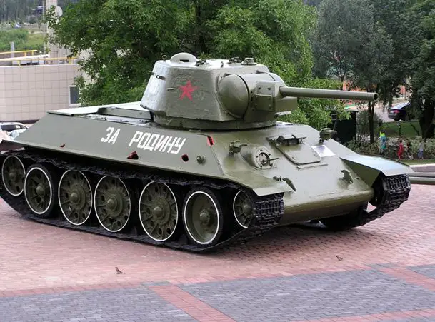 Смотровая площадка военной техники