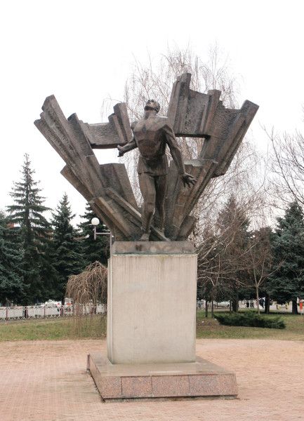 Памятник расстреляным антифашистам