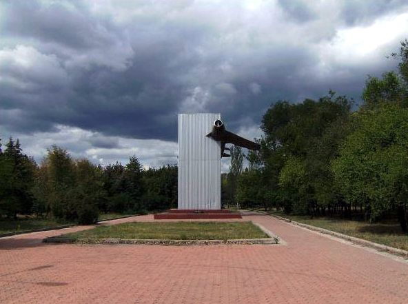 Monument to the hero-pilots, Enakievo