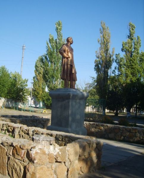 Памятник Горькому, Бердянск