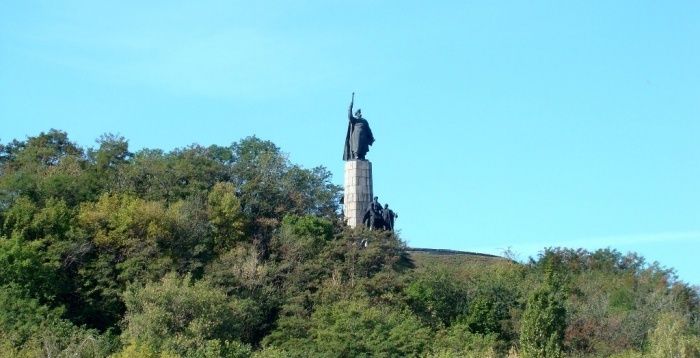 Monument to Bogdan Khmelnitsky on Castle Hill