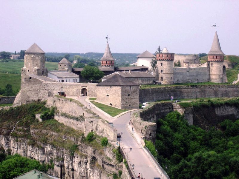  Кам'янець-Подільський замок ( фортеця) 