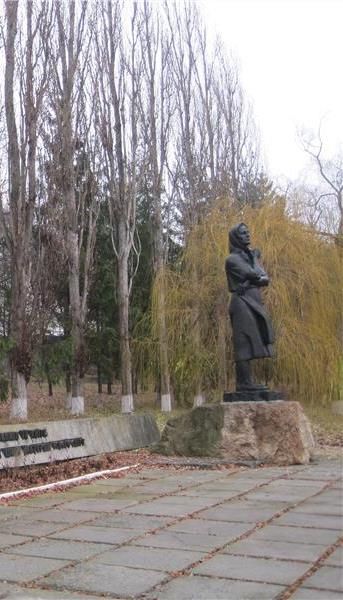 Mother's Monument in Brovage