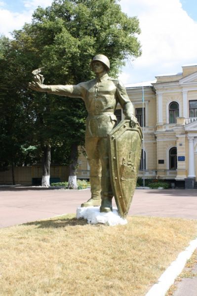 Пам'ятник солдату, Чернігів
