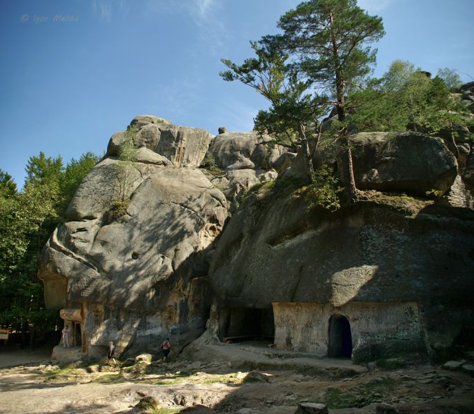 The rocky cave complex