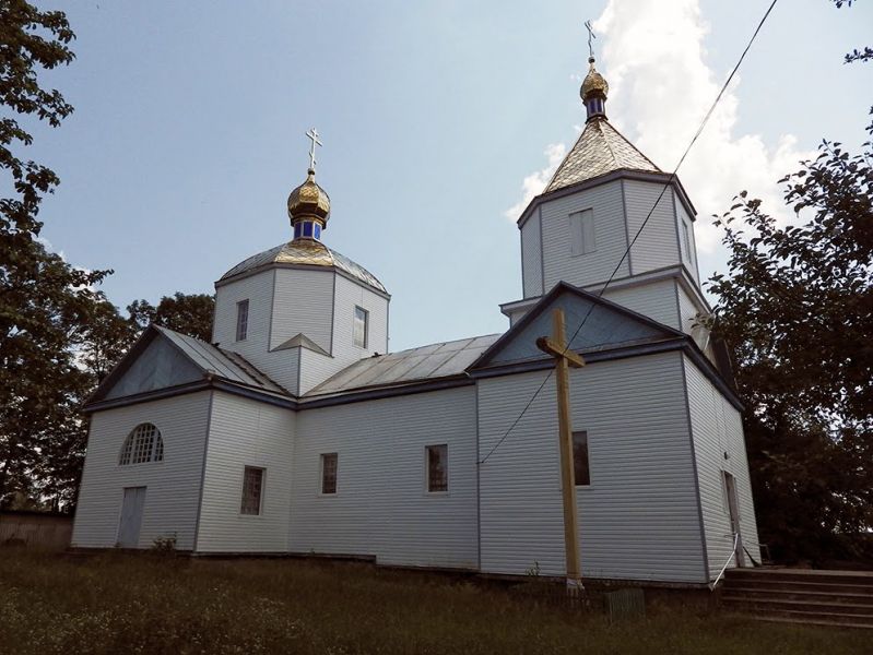 Церковь Рождества Богородицы в Лугинах