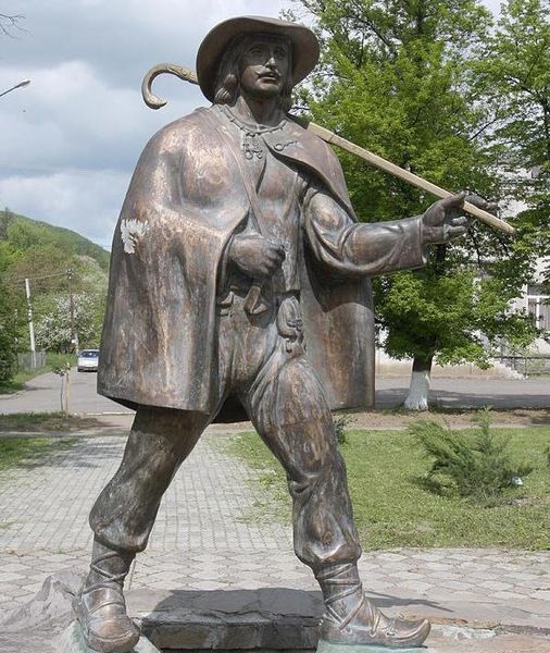 Памятник почтальону Федору Фекете