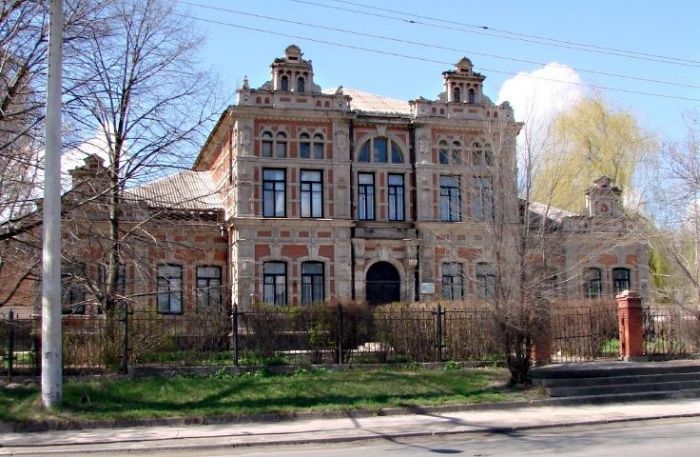  The oldest school in Zaporozhye 