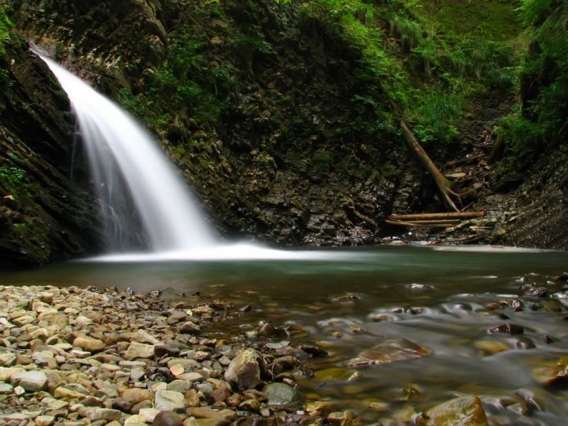 Chernitsky Falls, Green