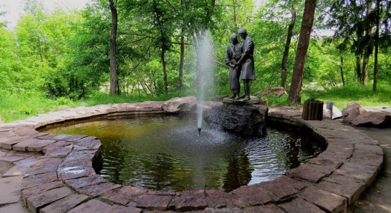  Monument to Jan and Natalka, Korsun-Shevchenkovsky 