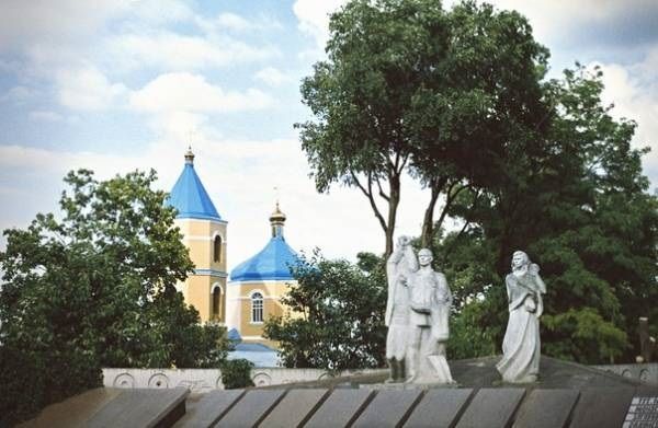 Памятник Мирным жителям расстреляным в годы второй мировой войны