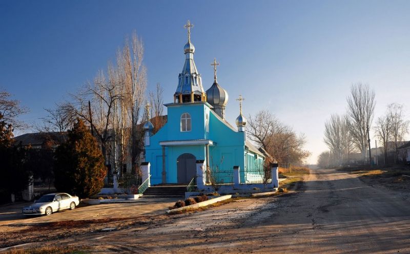  Temple of the Holy Spirit on the street Trading 