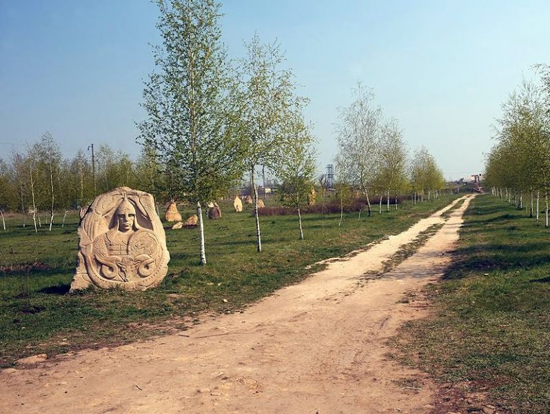 Дружківський парк кам'яних скульптур« Святогор »